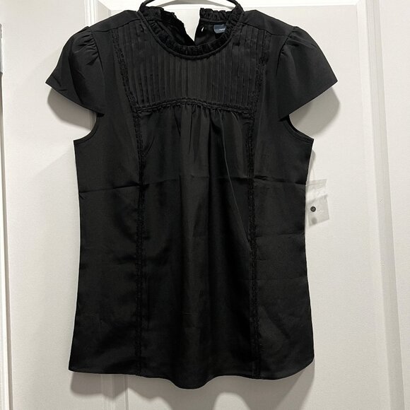 Modcloth Tops - Modcloth Top Women's Medium Short Sleeve with Buttoned Back in Black